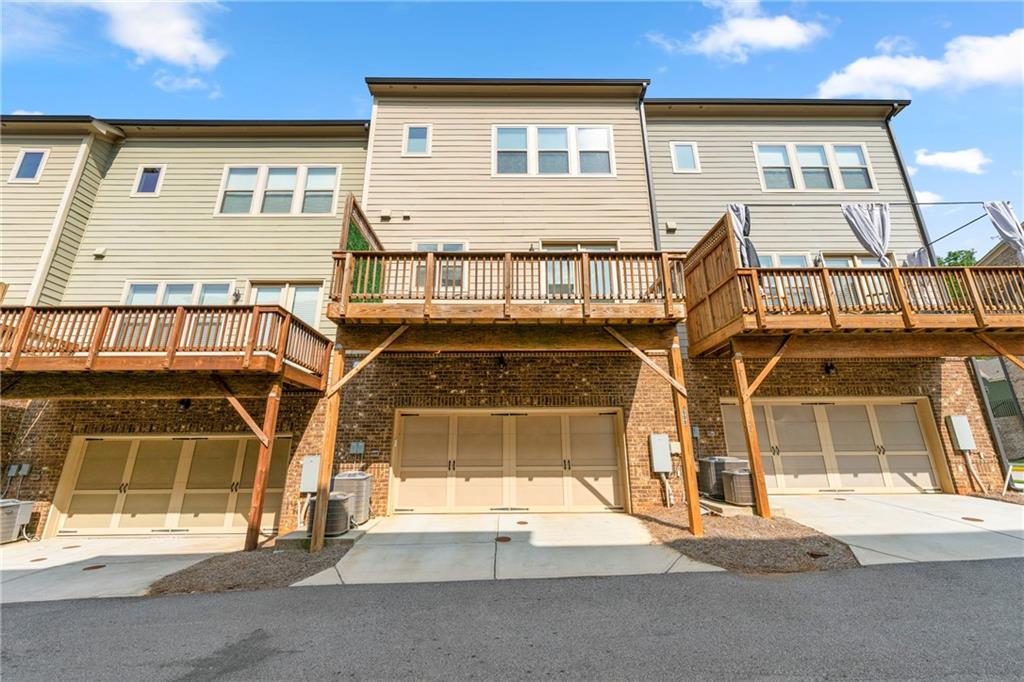 600 Alexander Hills