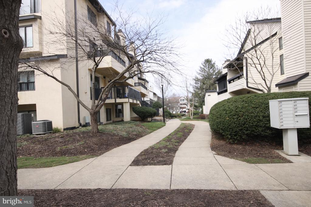 9836 HELLINGLY PLACE 106