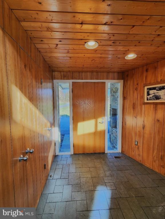 8410 HAWKINS CREAMERY ROAD