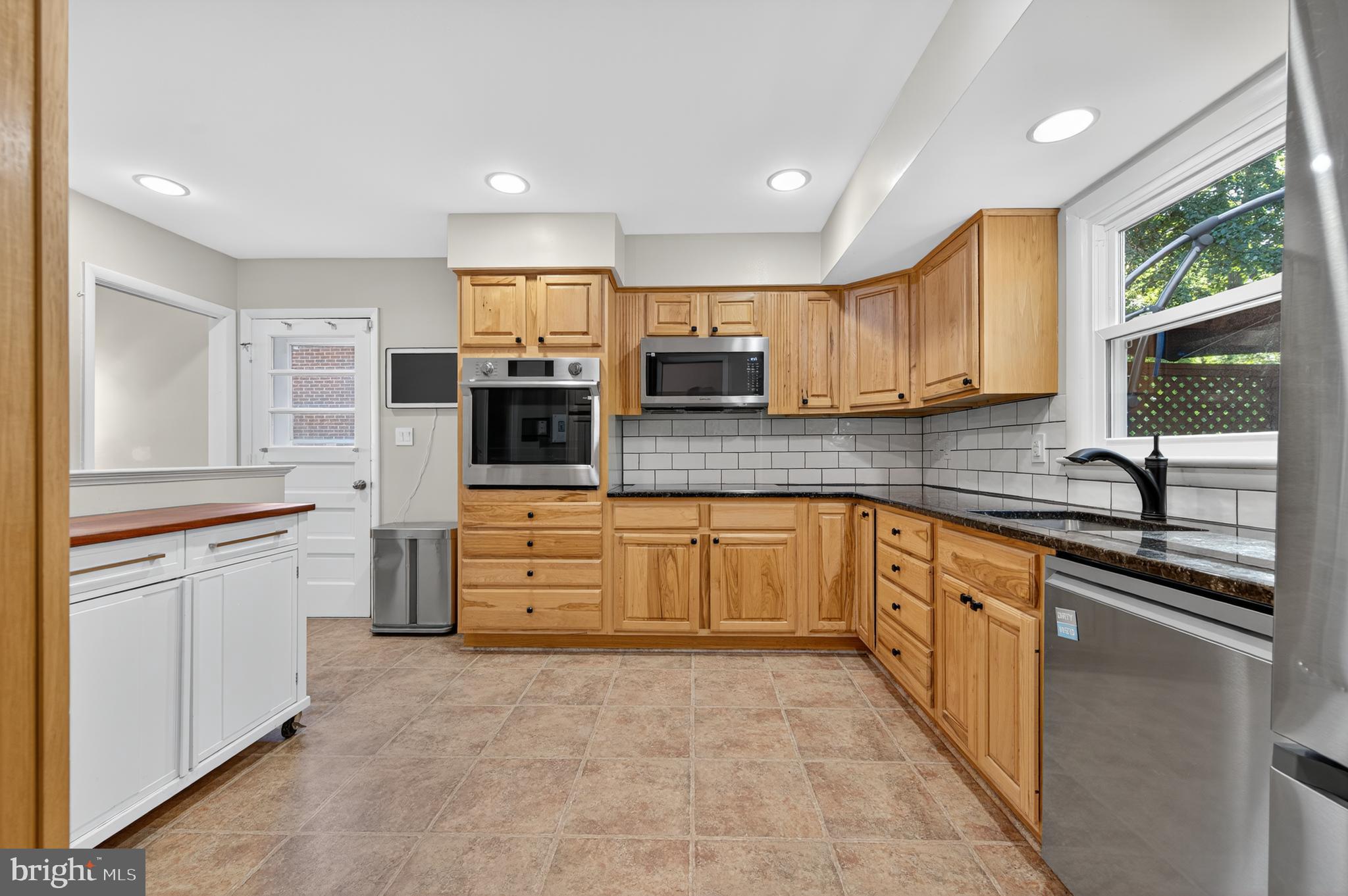 9308 SAINT ANDREWS PLACE