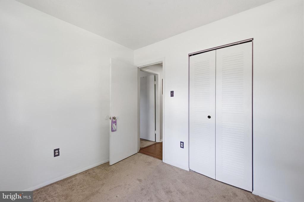 10313 KING RICHARD PLACE