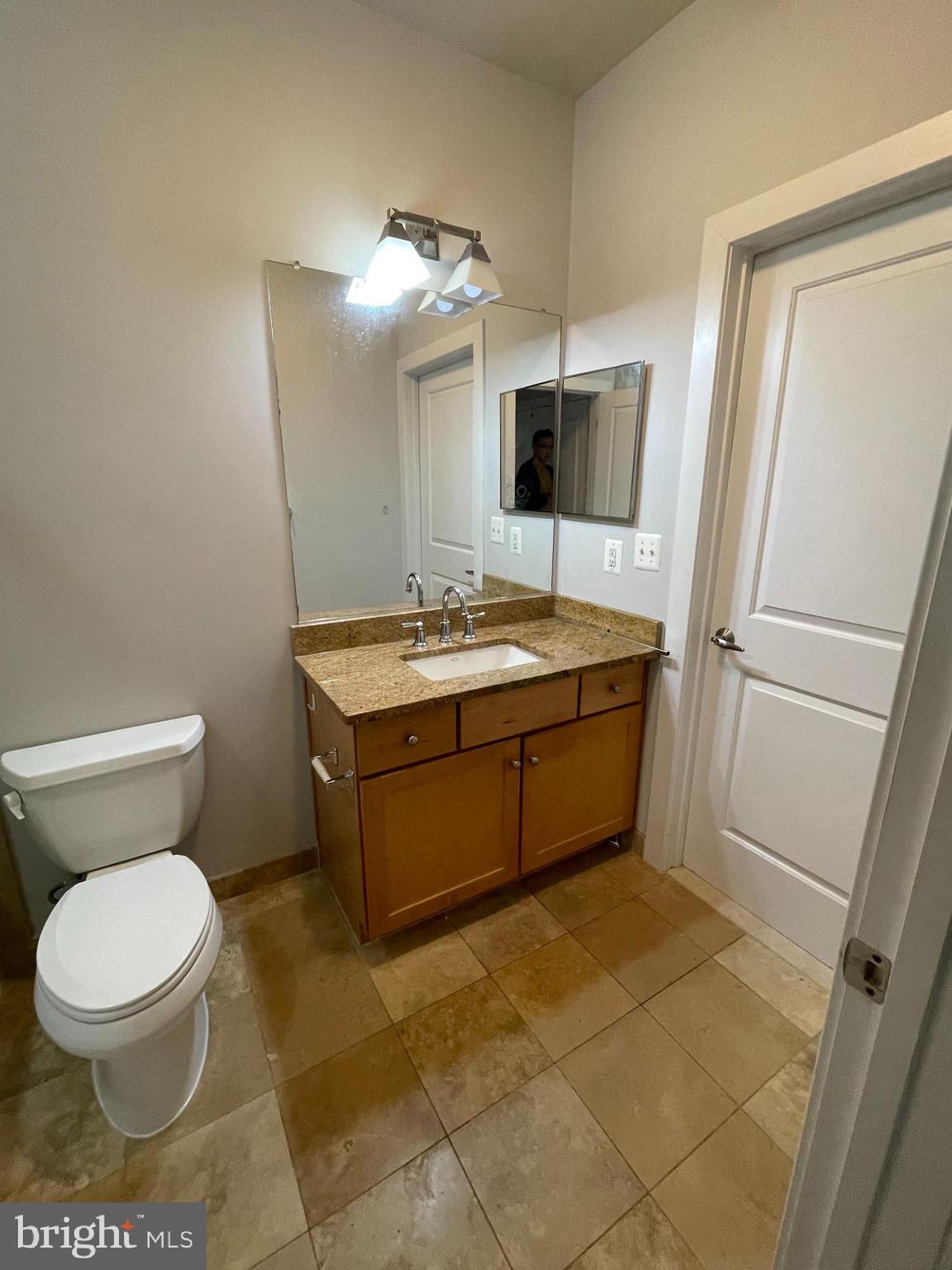 2200 N WESTMORELAND STREET 318