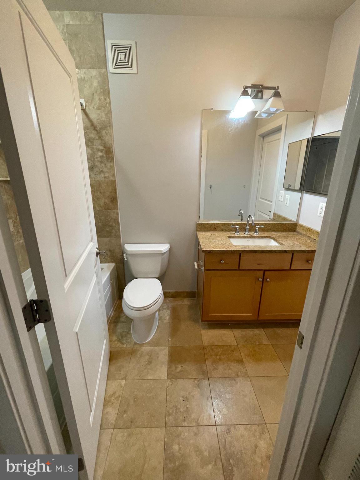 2200 N WESTMORELAND STREET 318