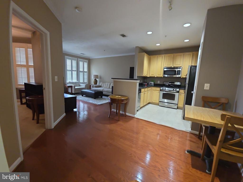 2301 25TH STREET S
