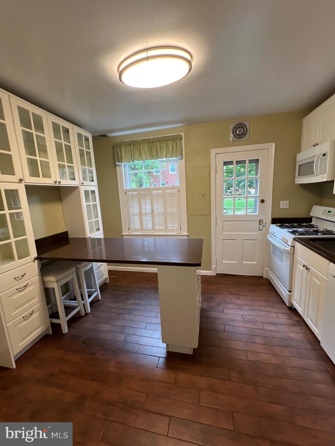 1501 S EDGEWOOD STREET 572