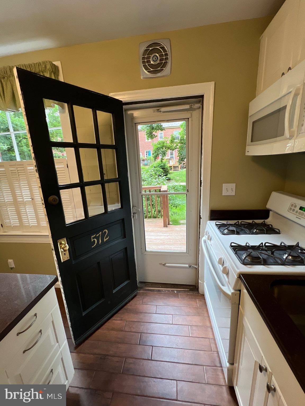 1501 S EDGEWOOD STREET 572