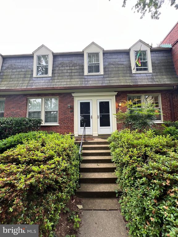 1501 S EDGEWOOD STREET 572