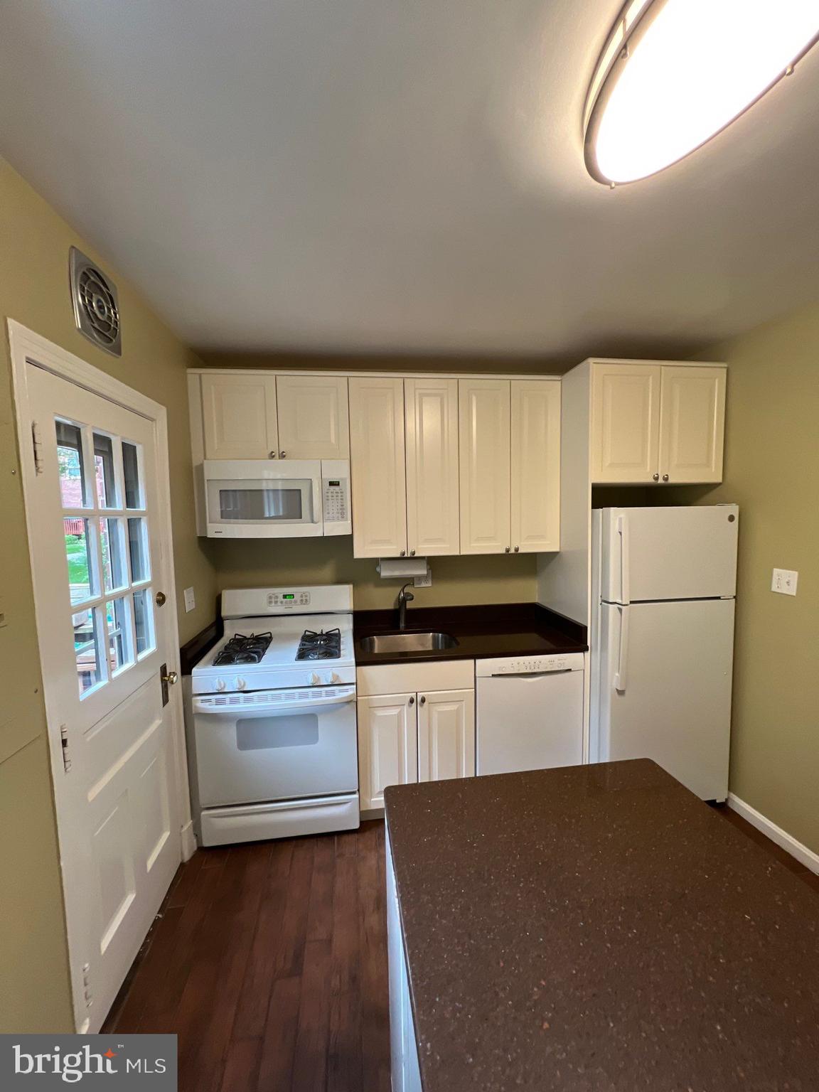 1501 S EDGEWOOD STREET 572