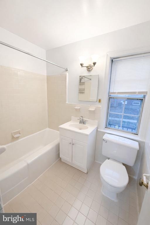 2511 ARLINGTON BOULEVARD 101