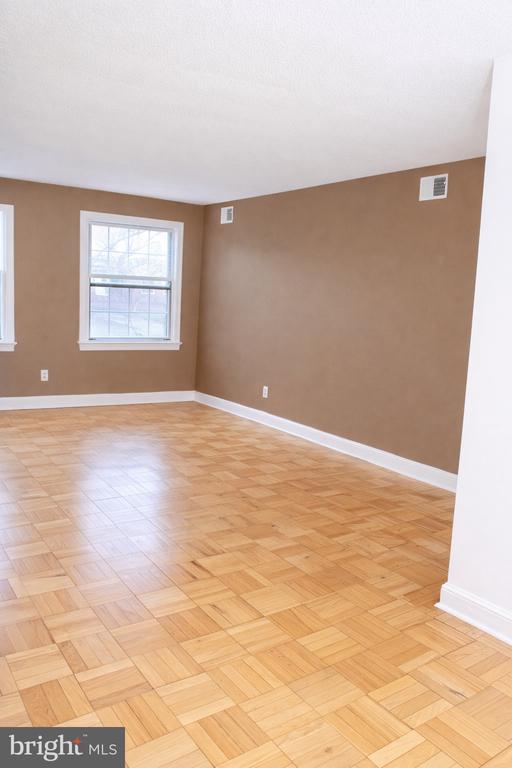 2511 ARLINGTON BOULEVARD 101