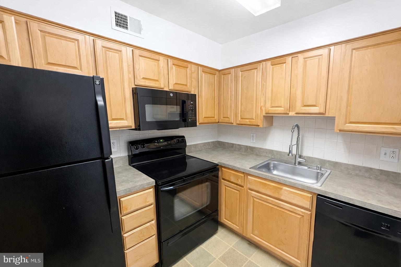 2511 ARLINGTON BOULEVARD 101