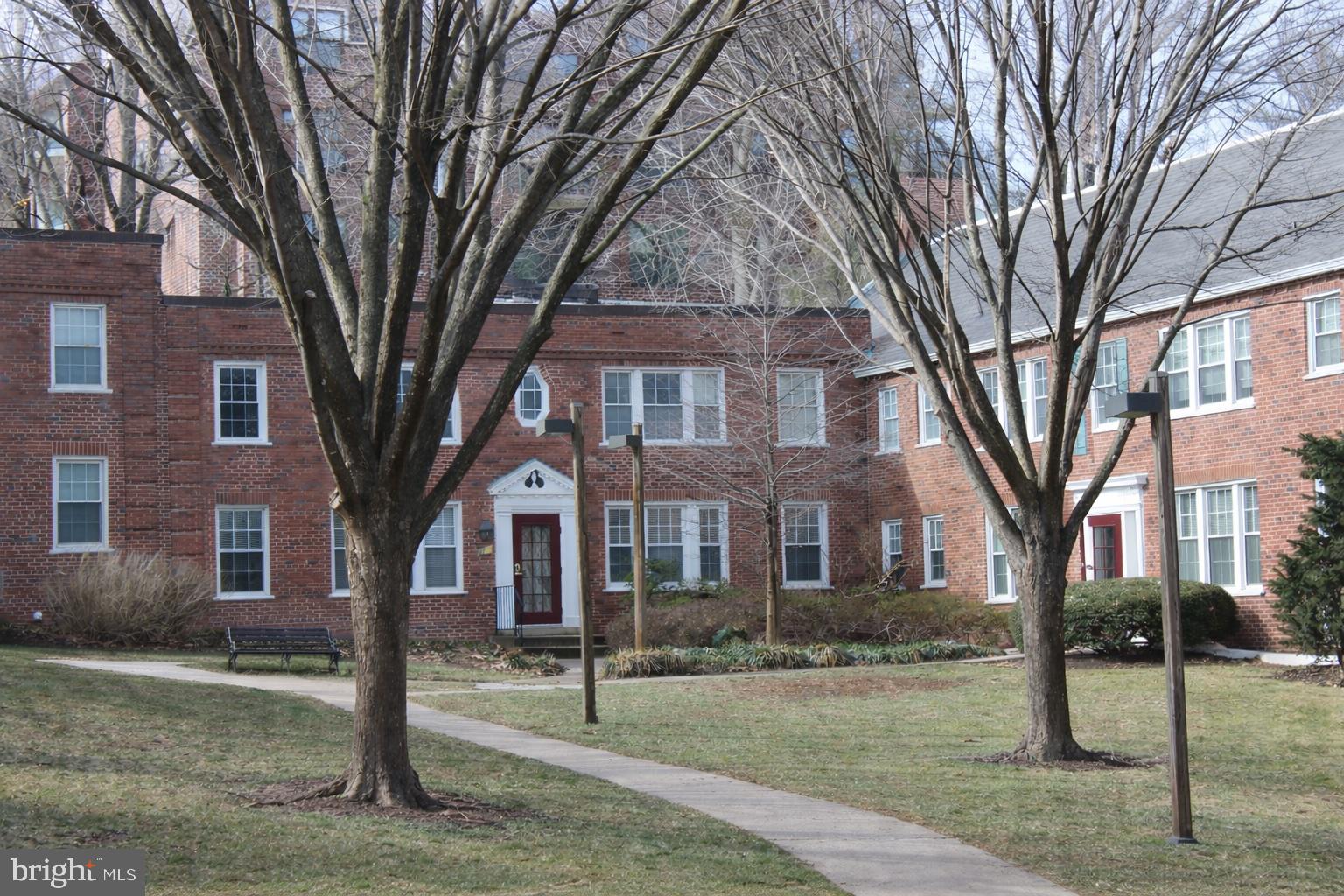 1922 N RHODES STREET N 78