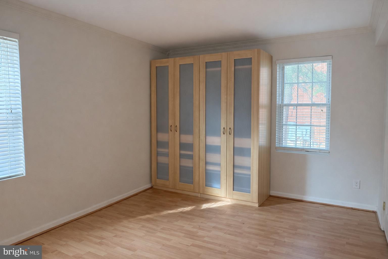 1922 N RHODES STREET N 78