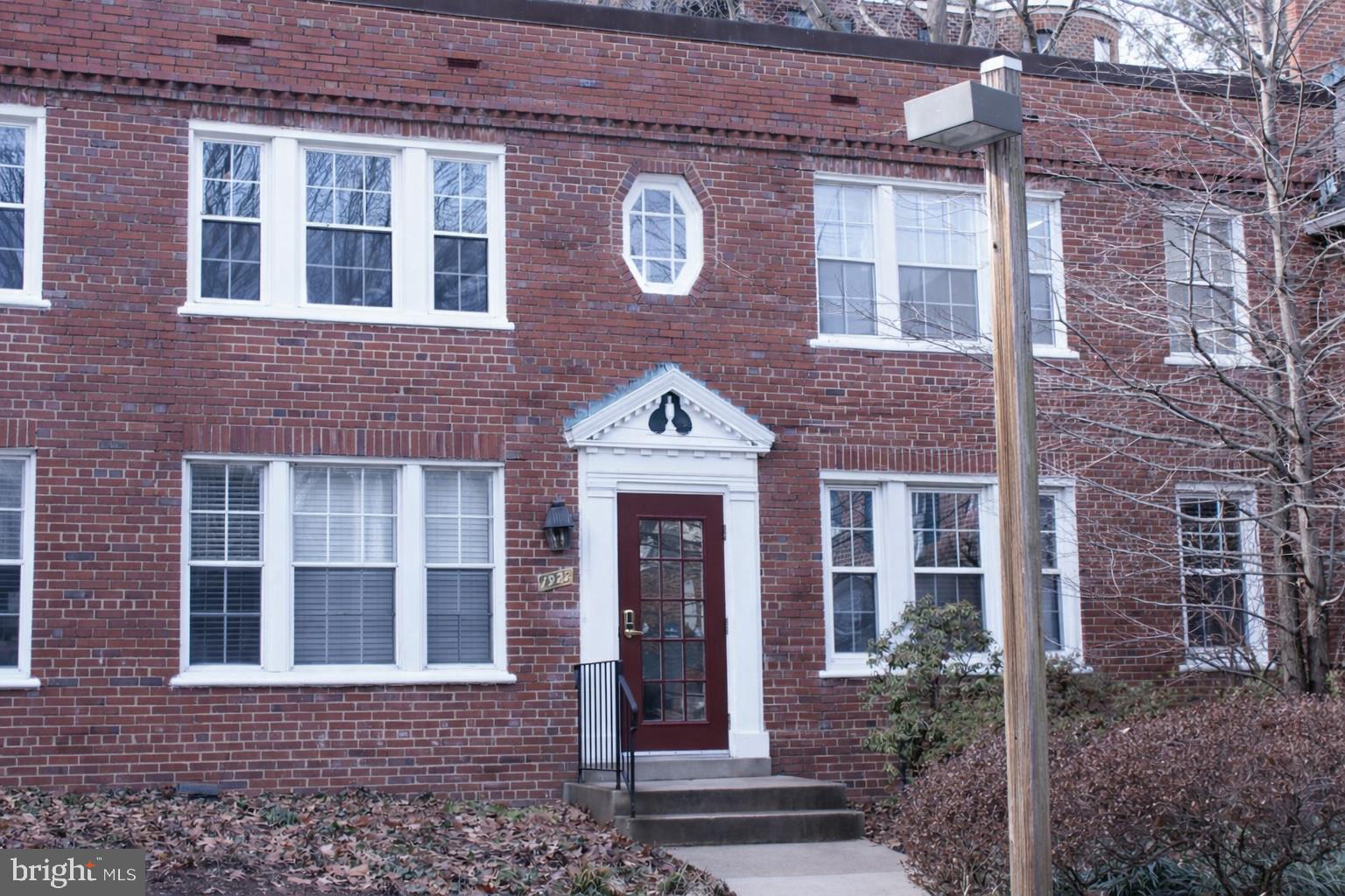 1922 N RHODES STREET N 78