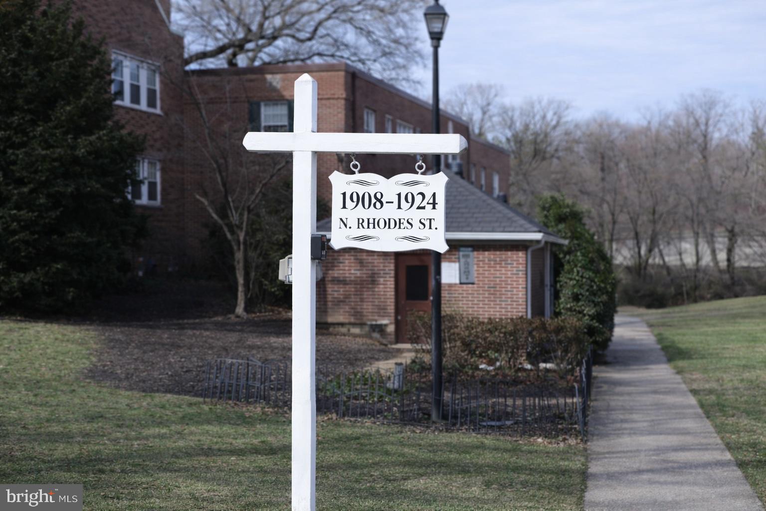 1922 N RHODES STREET N 78