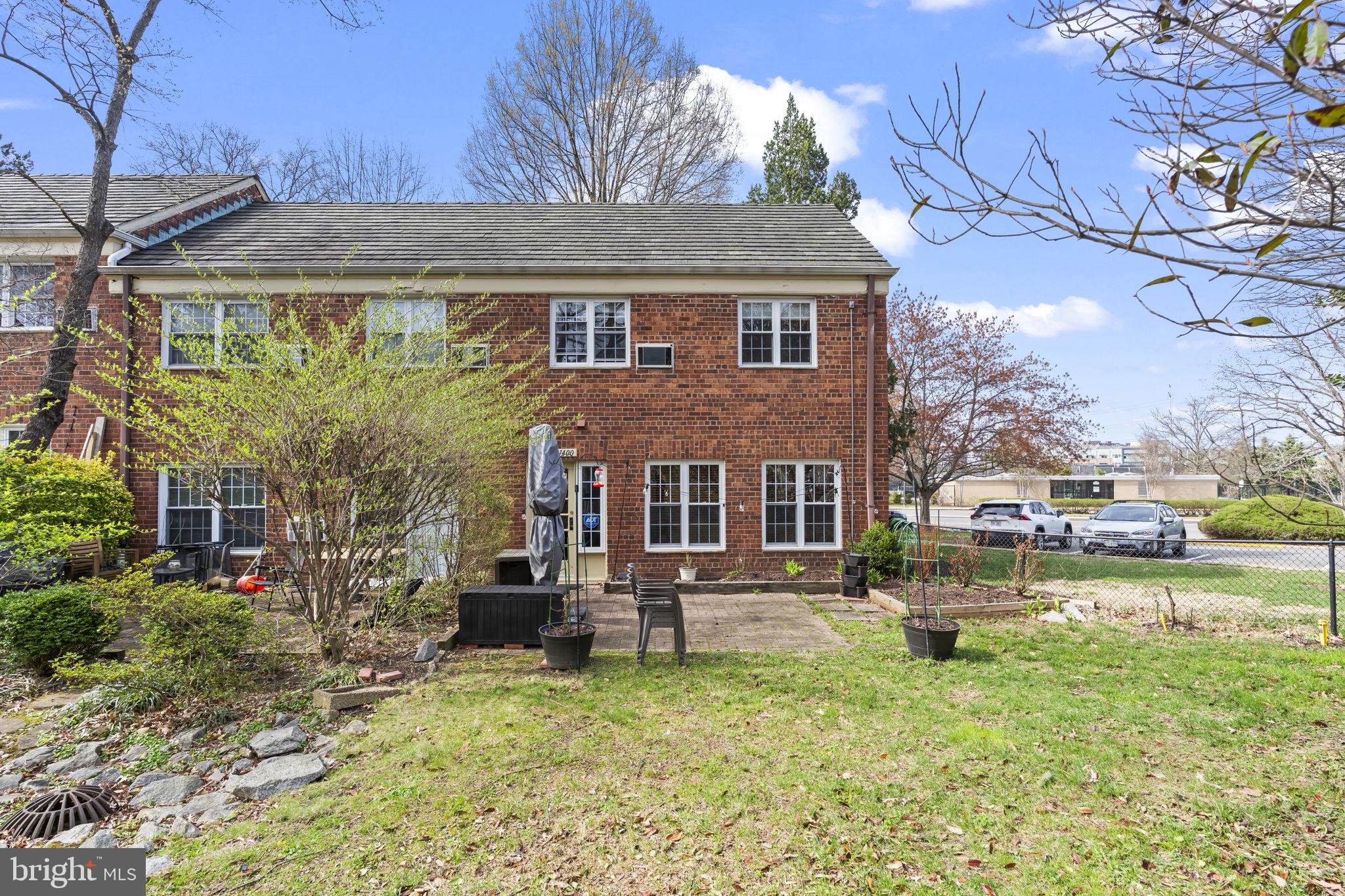 1400 MARTHA CUSTIS DRIVE