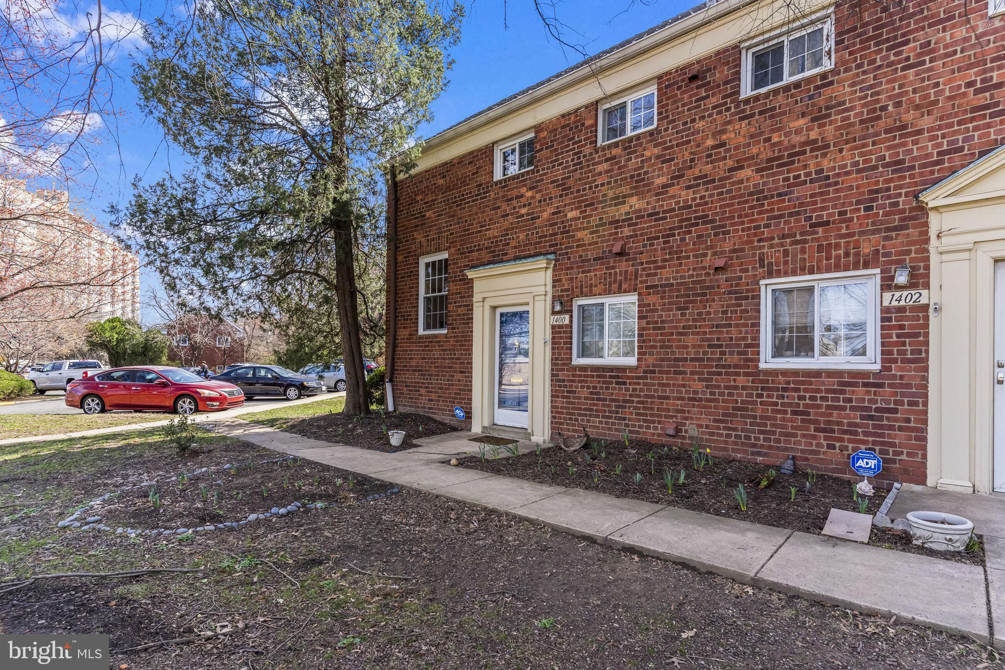 1400 MARTHA CUSTIS DRIVE