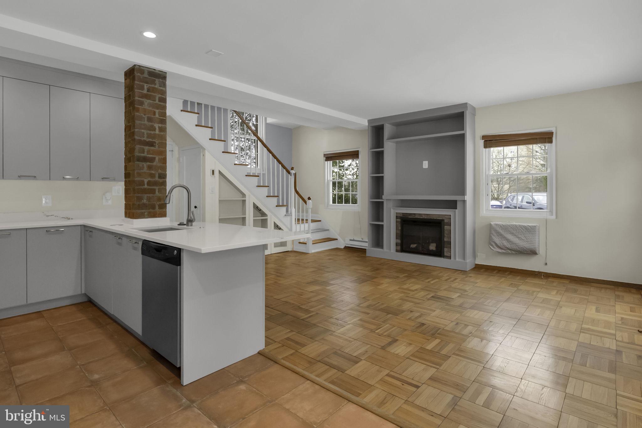 1400 MARTHA CUSTIS DRIVE