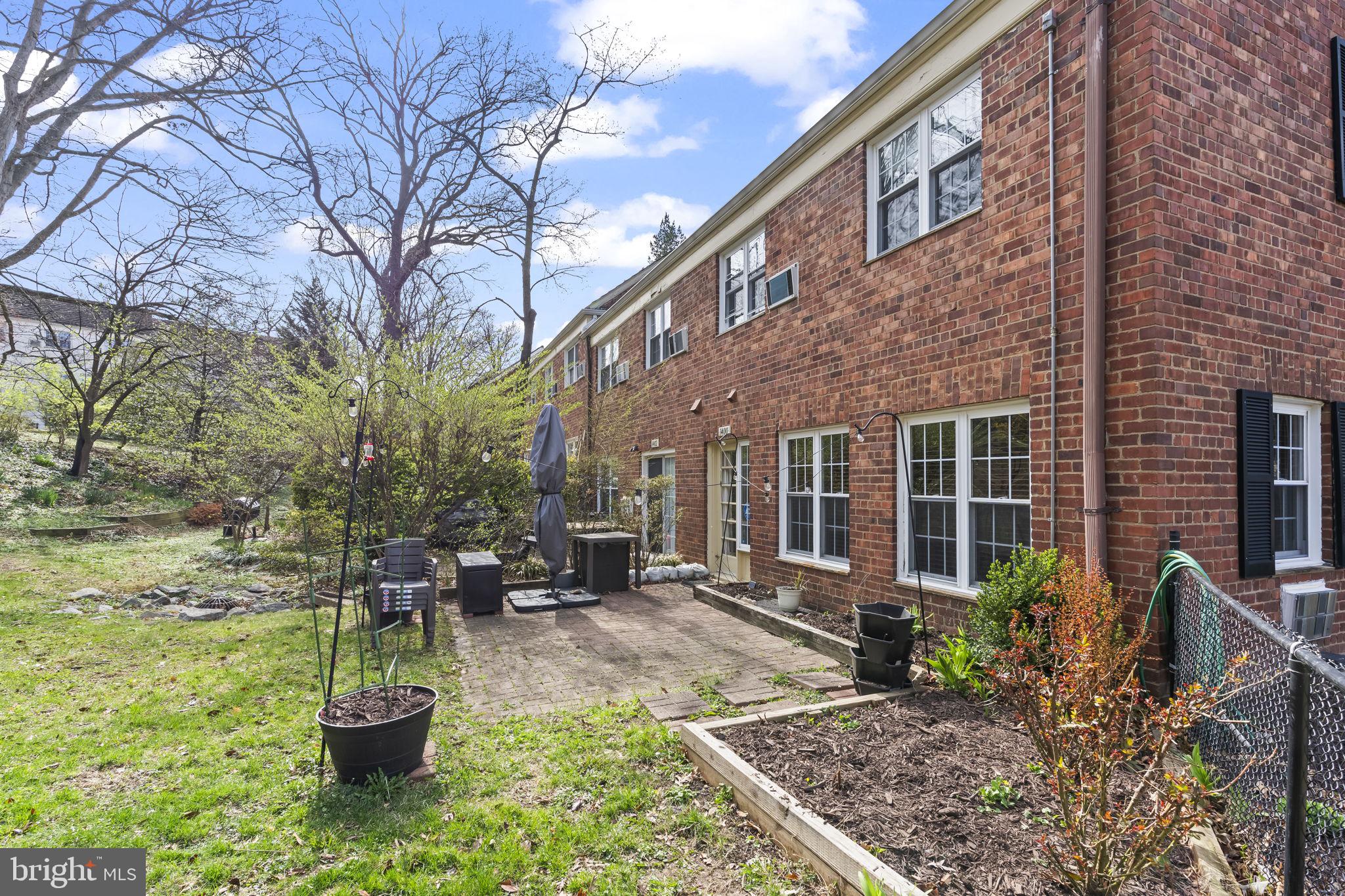 1400 MARTHA CUSTIS DRIVE