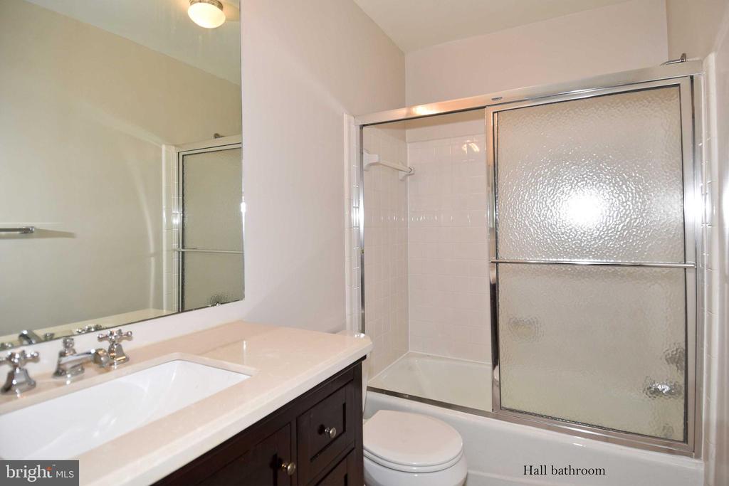 7331 LEWINSVILLE PARK COURT
