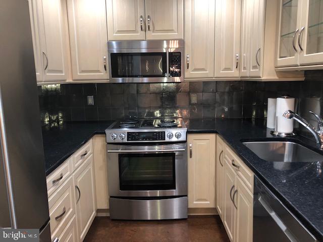 1980 VILLARIDGE DRIVE A A