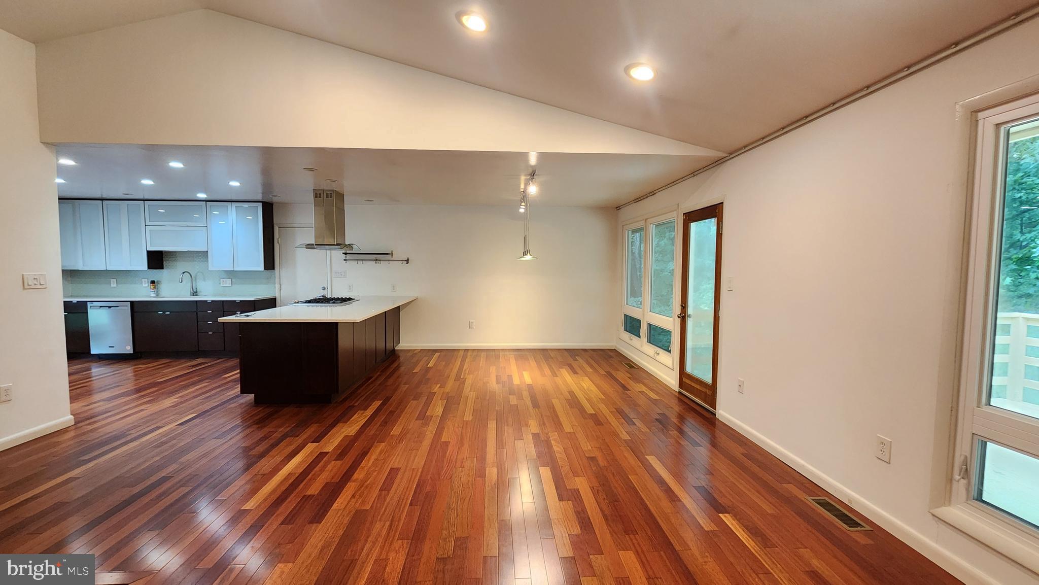 3808 MARYLAND STREET