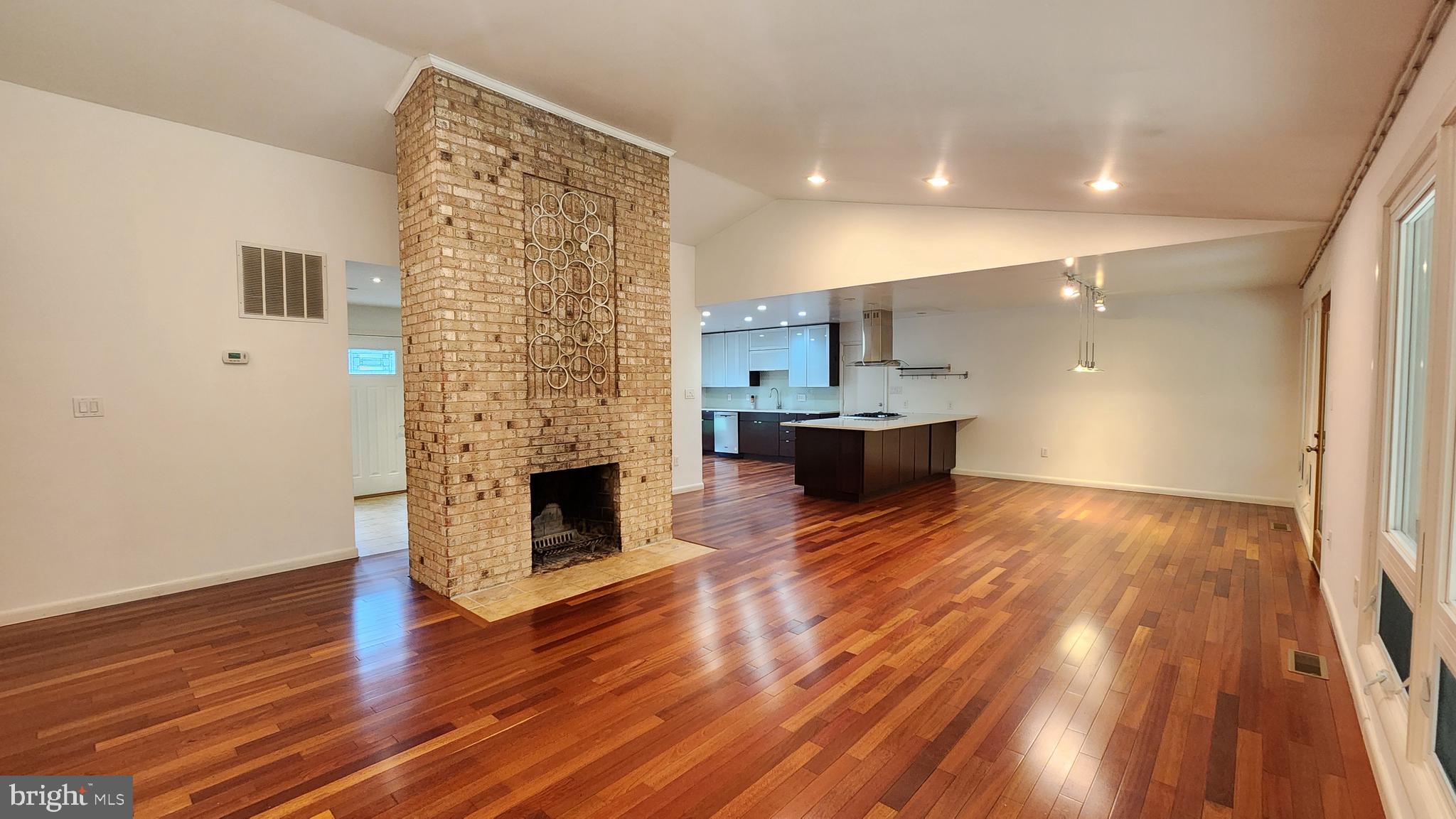 3808 MARYLAND STREET