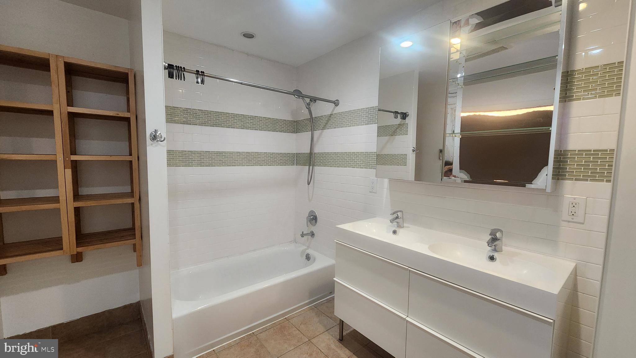 3808 MARYLAND STREET