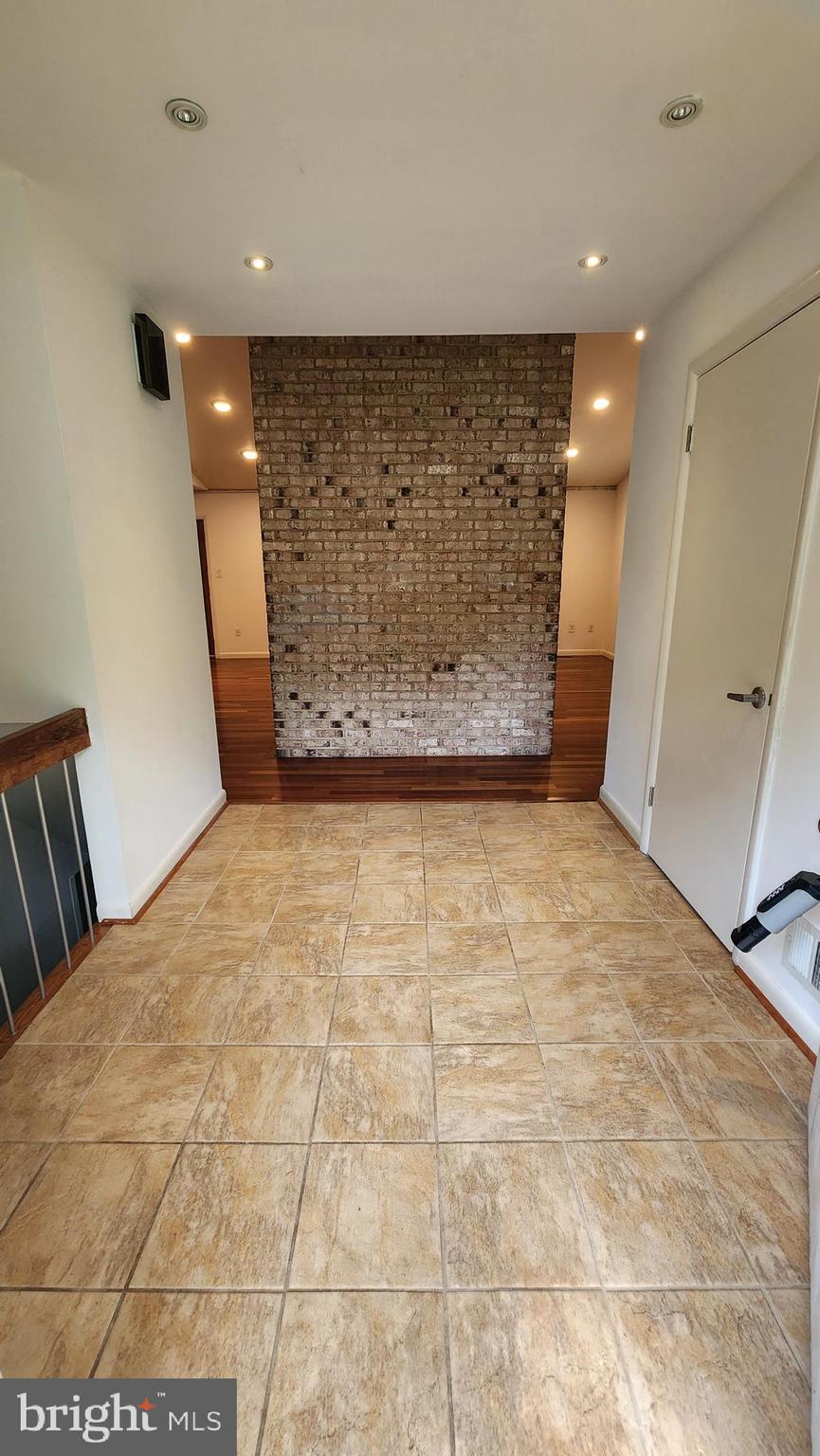 3808 MARYLAND STREET