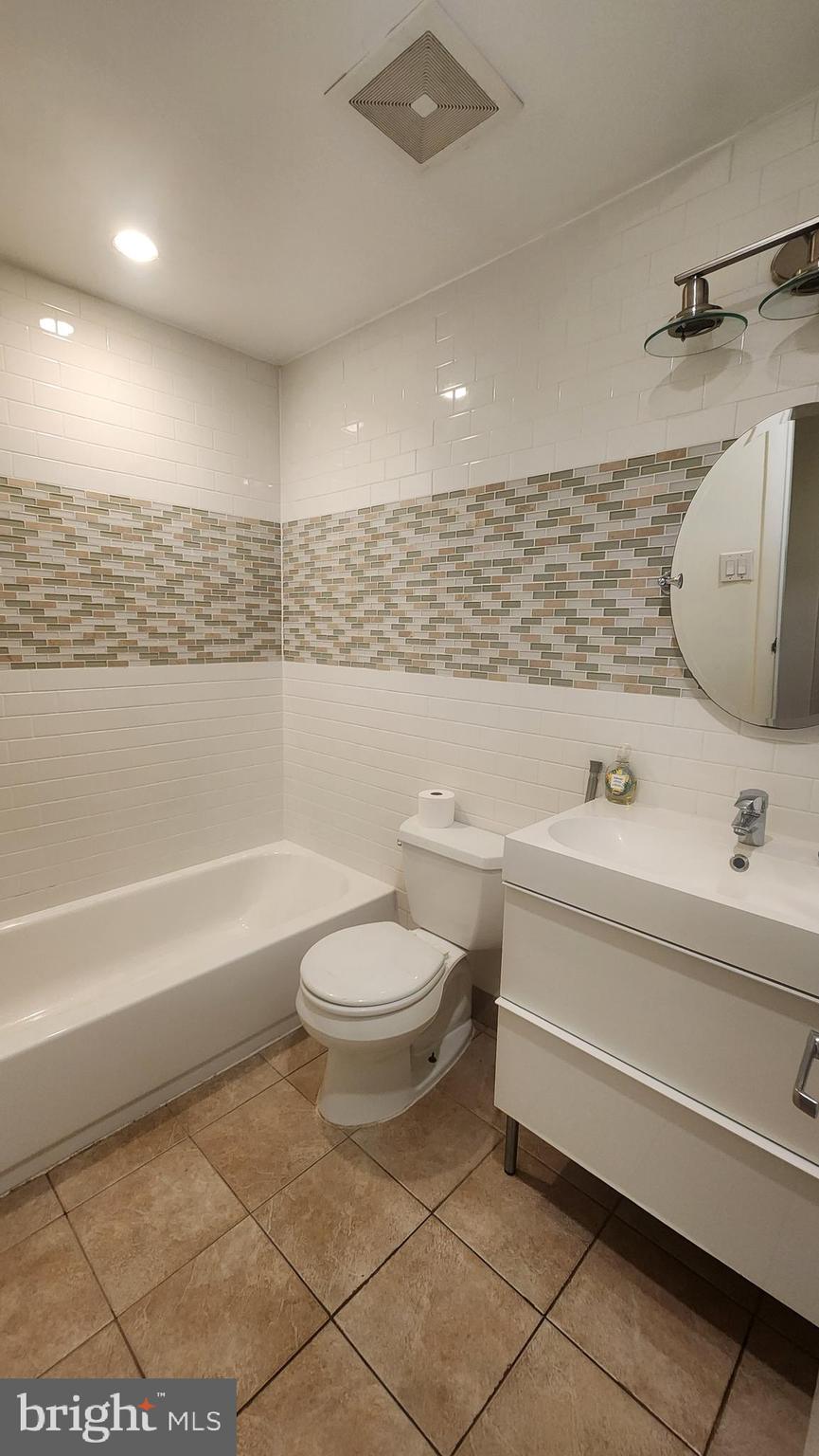 3808 MARYLAND STREET