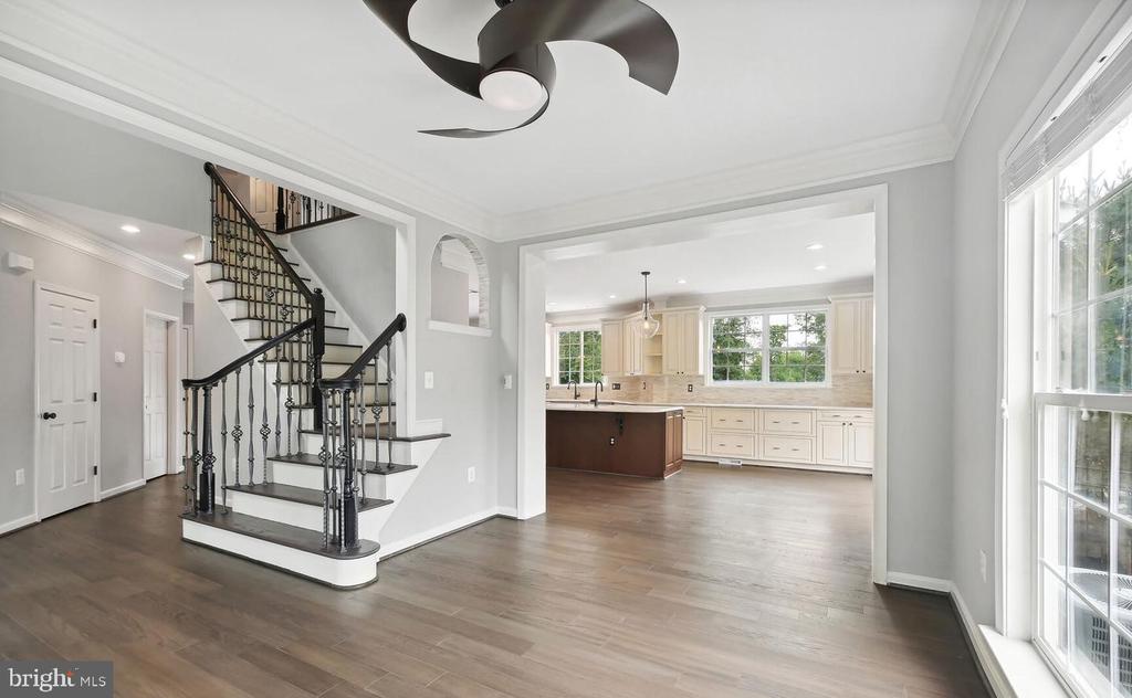 22082 WATER RUN COURT