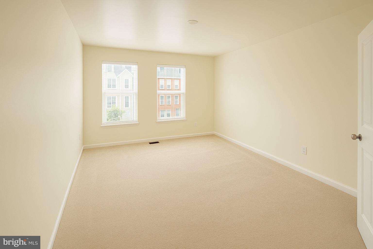 43370 TOWN GATE SQUARE