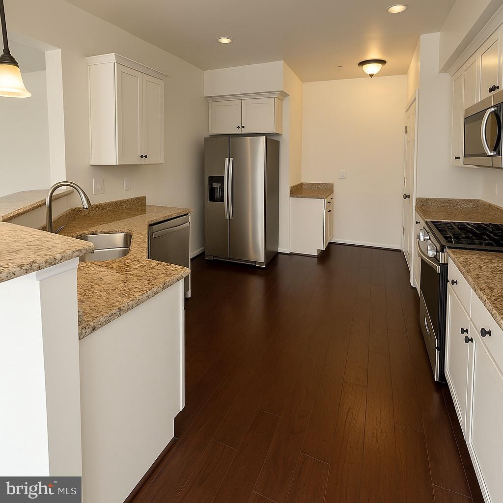 43370 TOWN GATE SQUARE