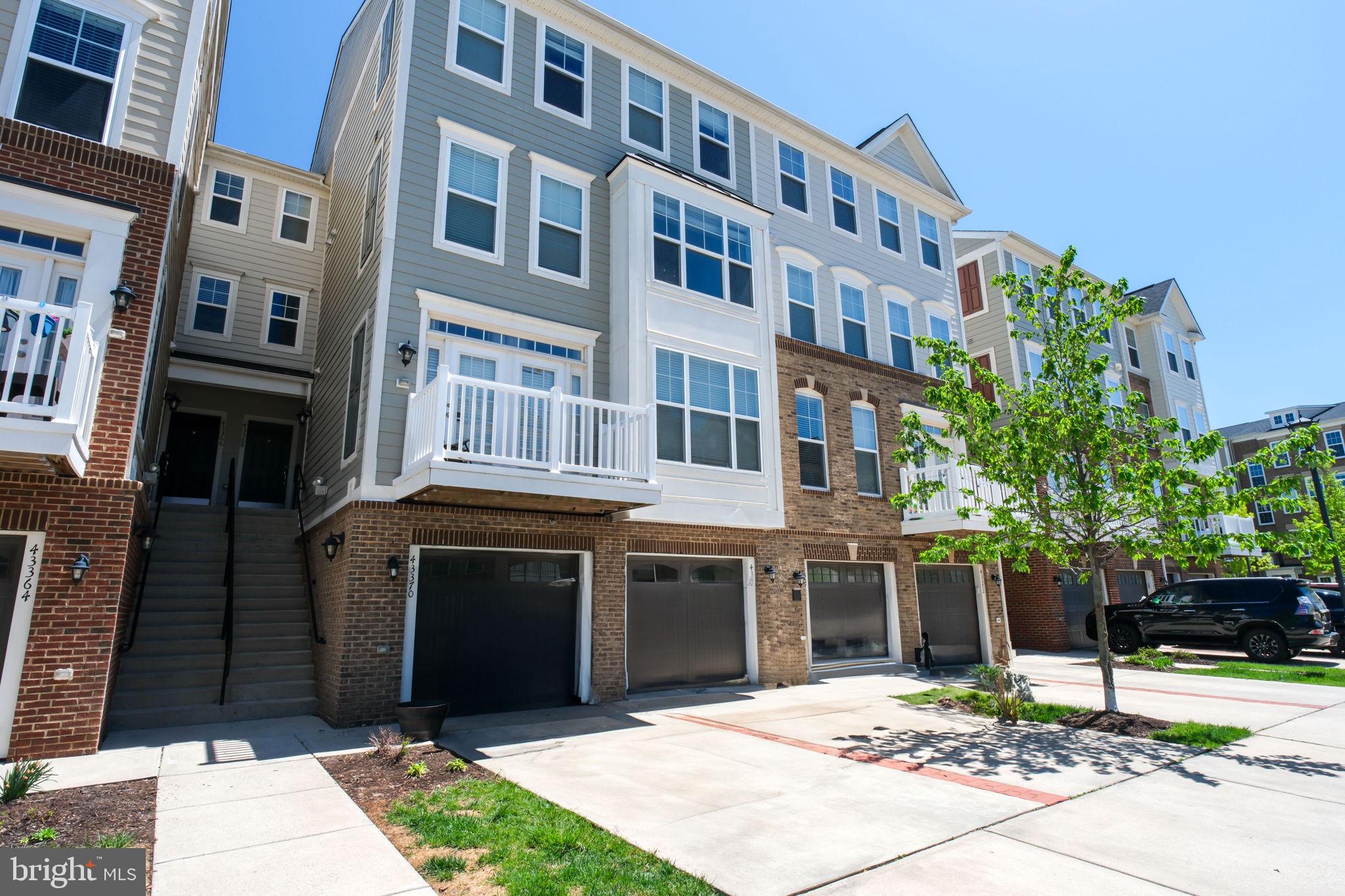 43370 TOWN GATE SQUARE