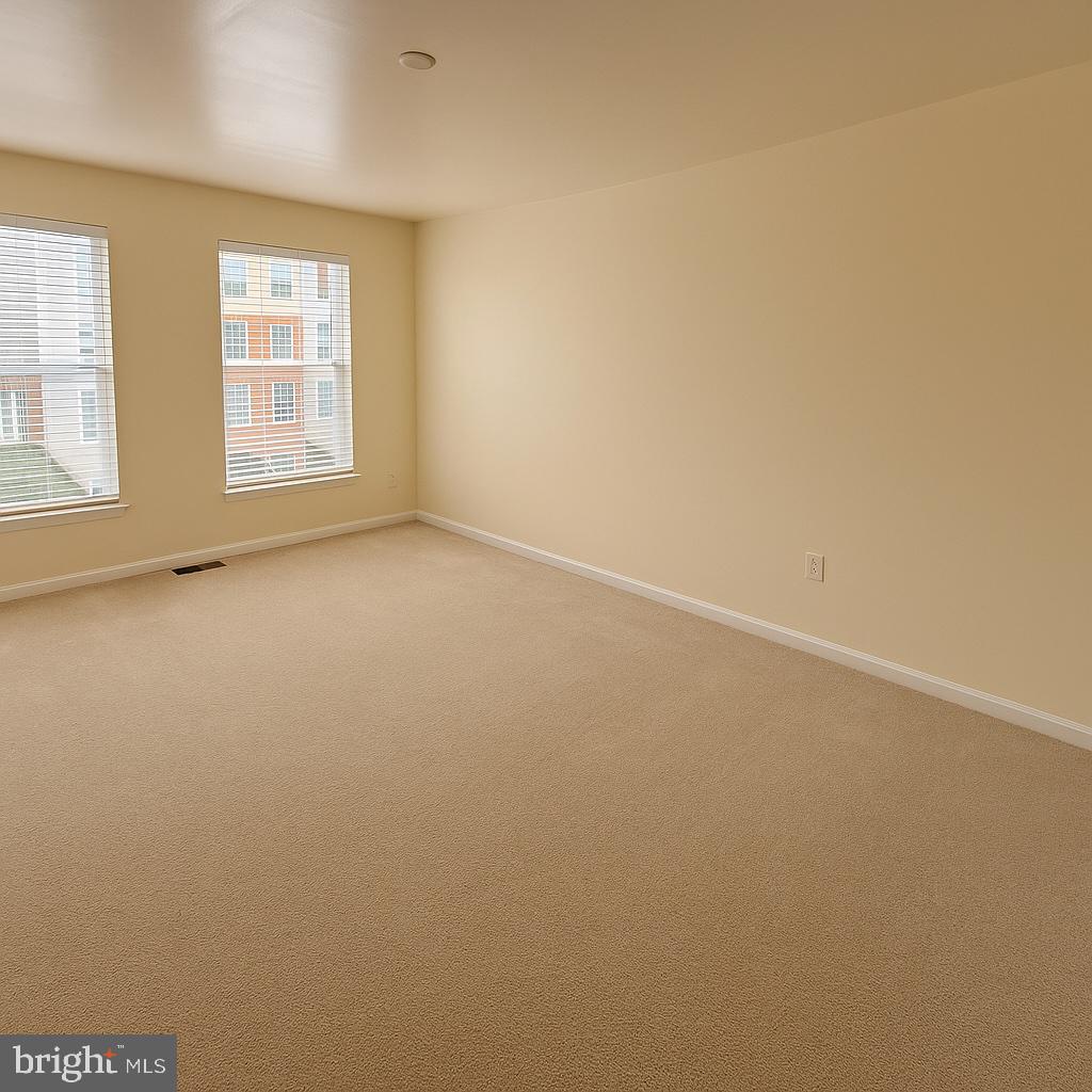 43370 TOWN GATE SQUARE