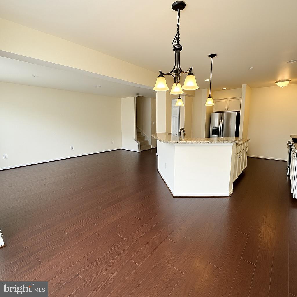 43370 TOWN GATE SQUARE