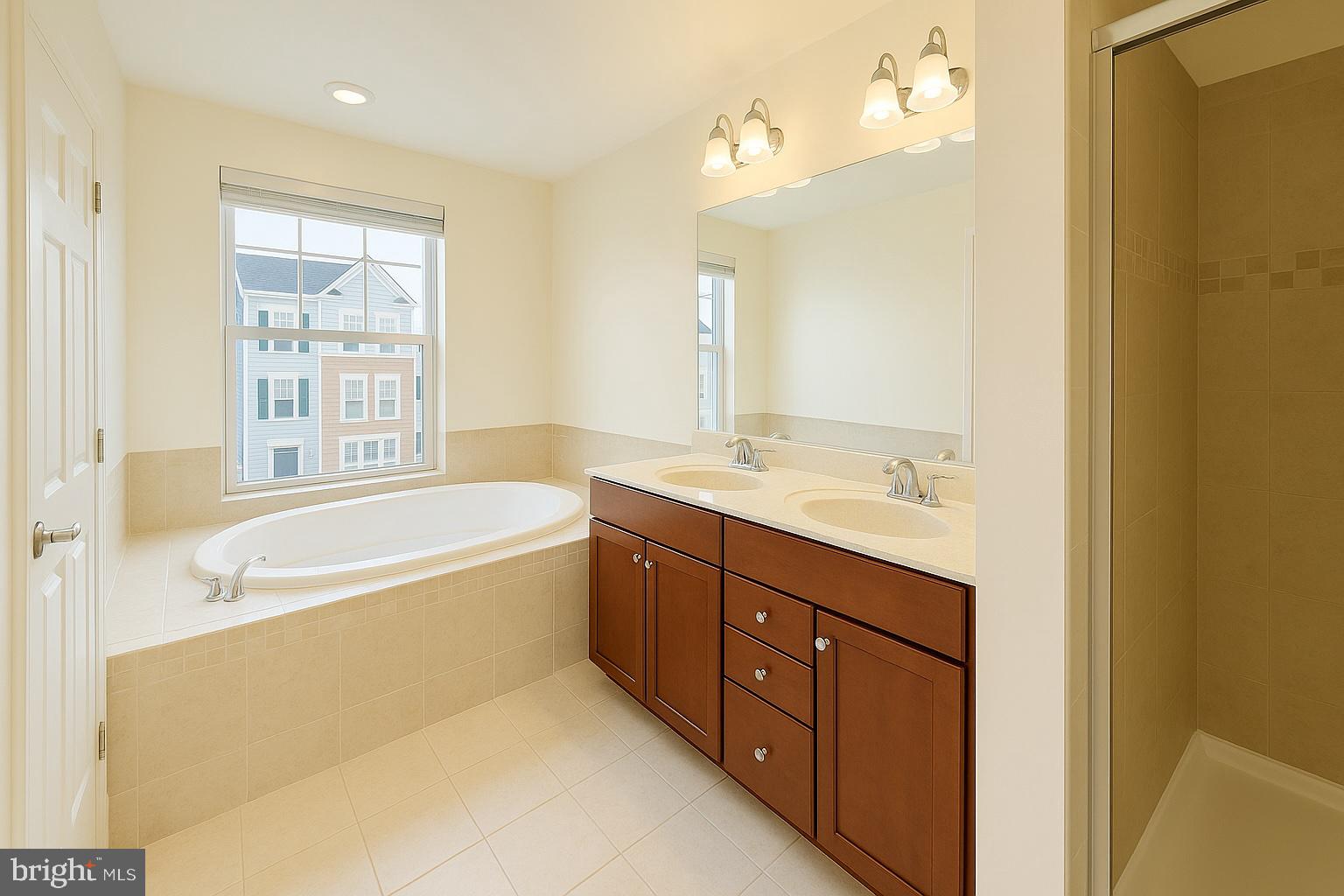 43370 TOWN GATE SQUARE