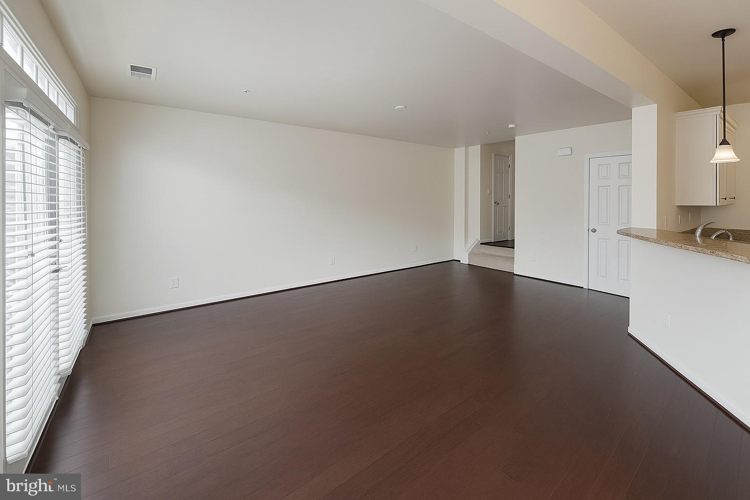 43370 TOWN GATE SQUARE