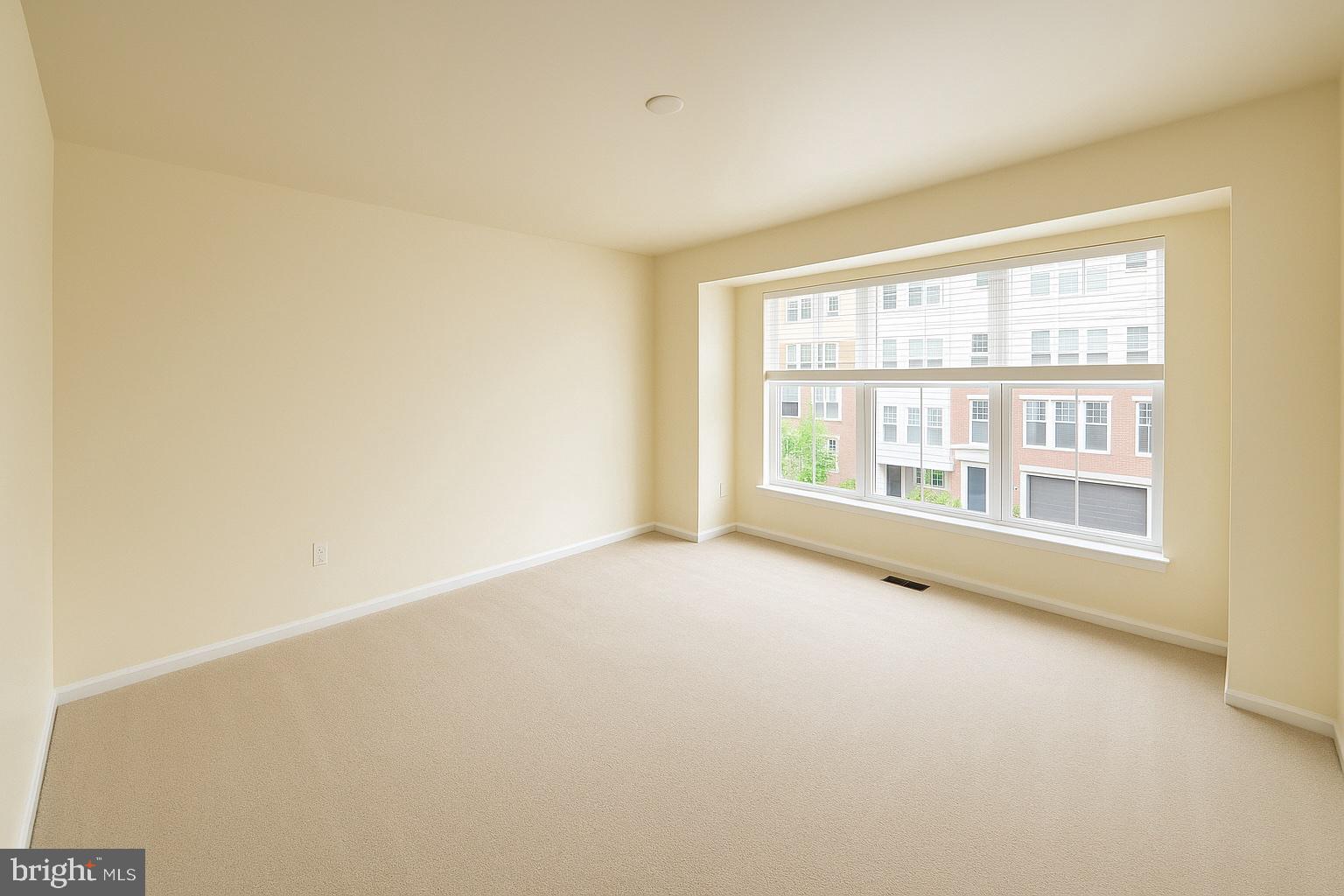 43370 TOWN GATE SQUARE