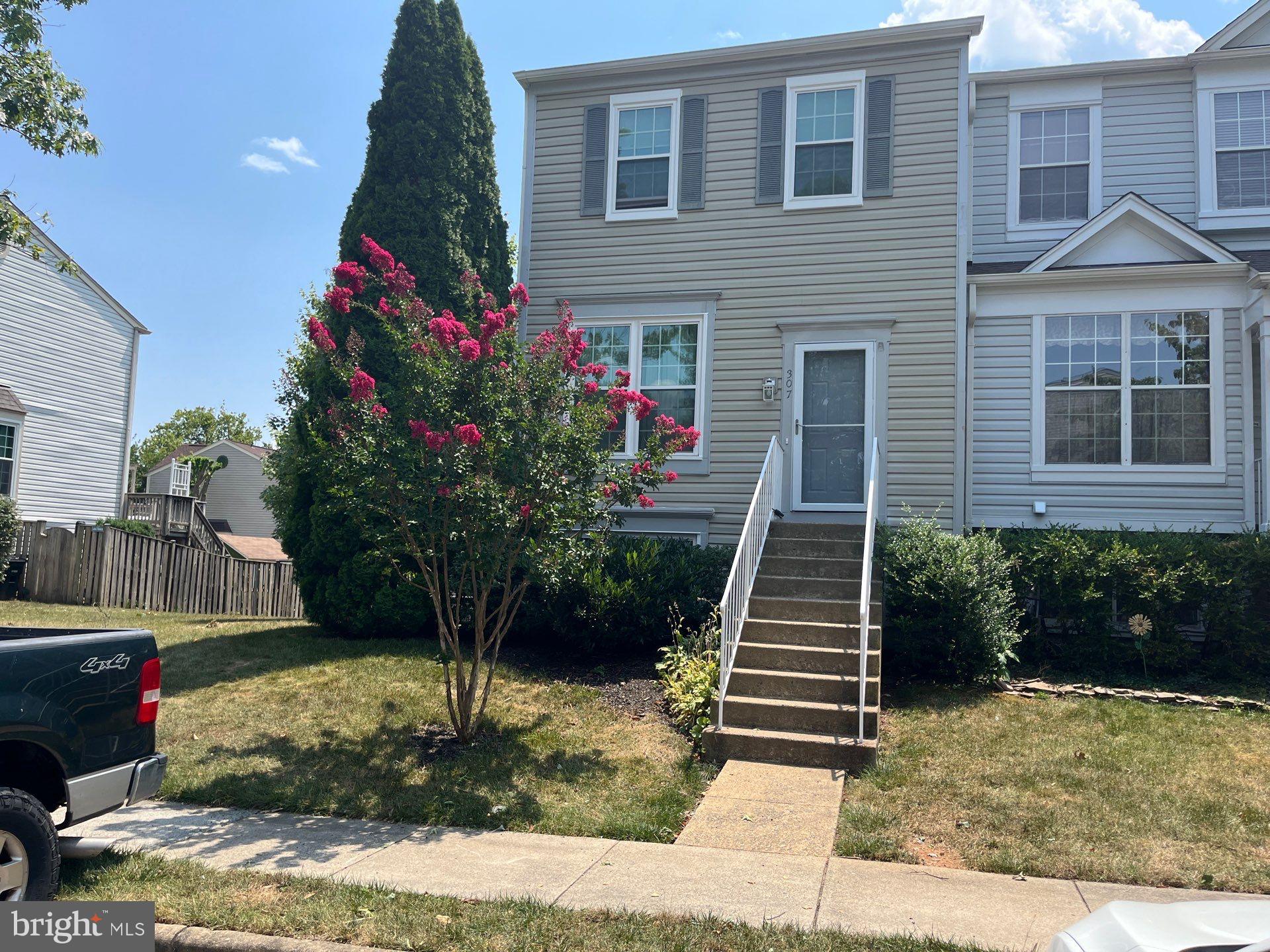 307 COLTSRIDGE TERRACE NE