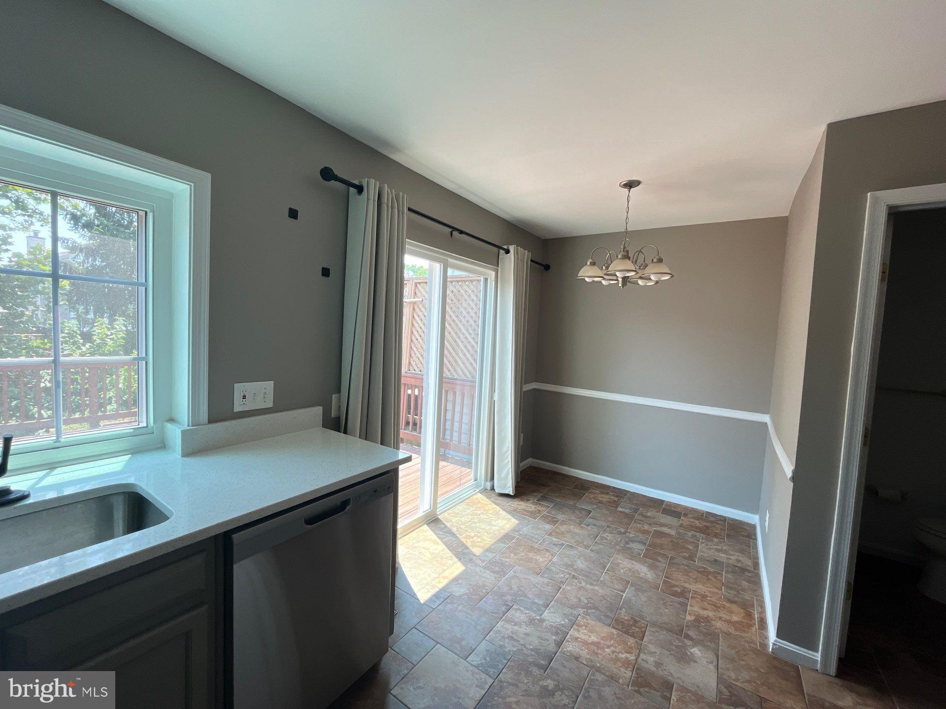 307 COLTSRIDGE TERRACE NE