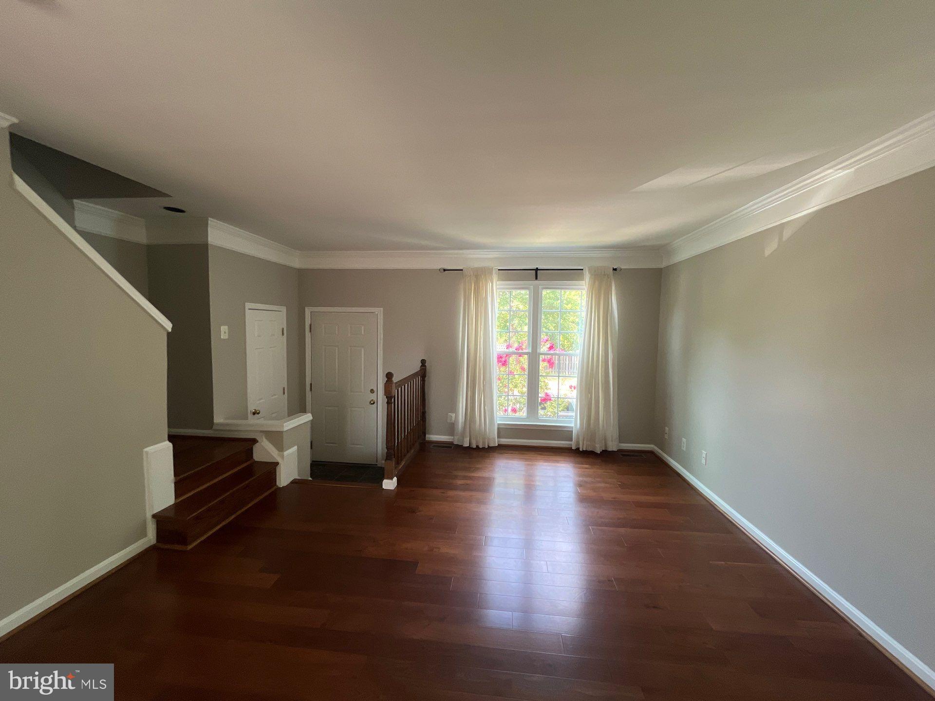 307 COLTSRIDGE TERRACE NE