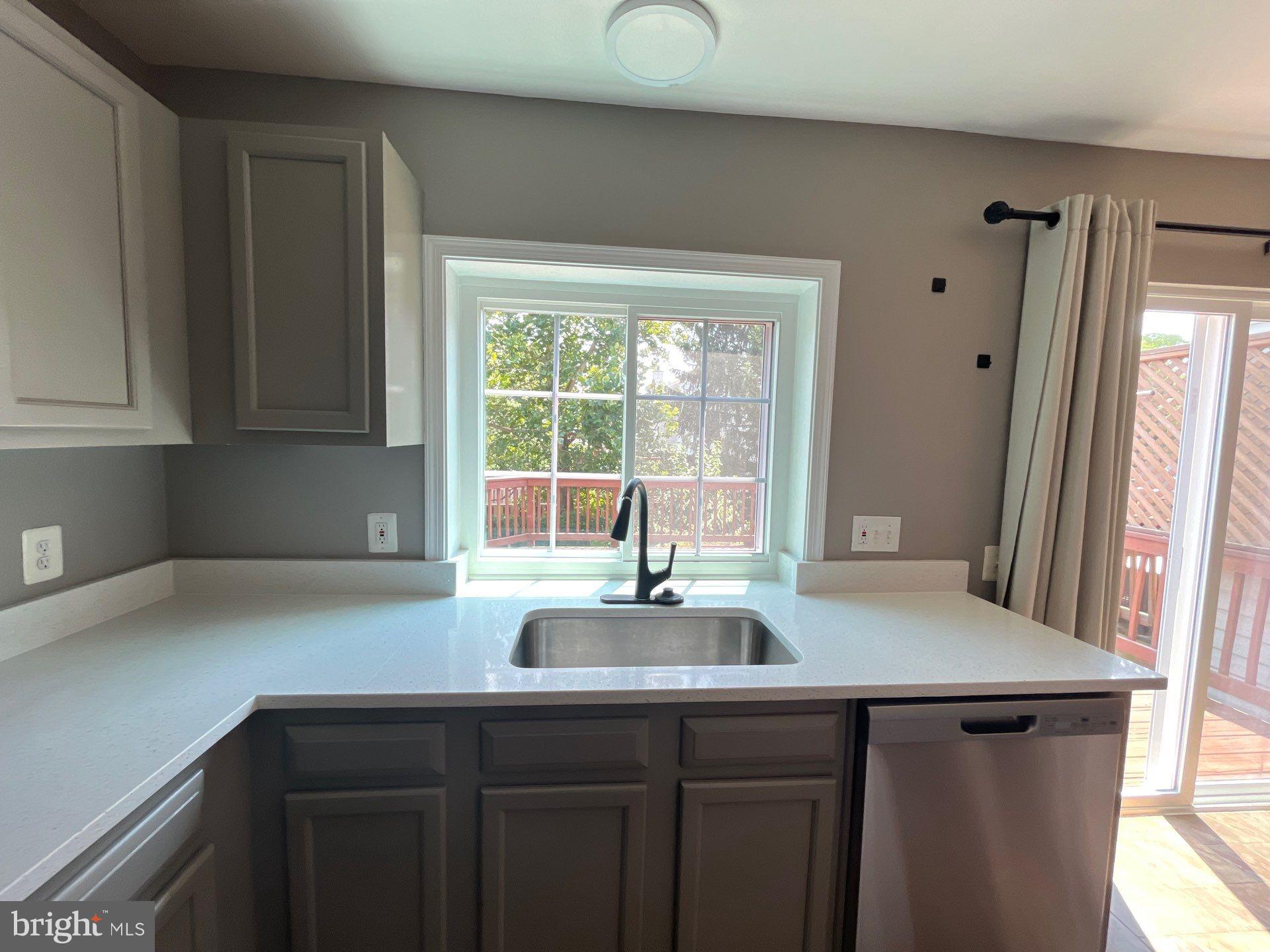 307 COLTSRIDGE TERRACE NE