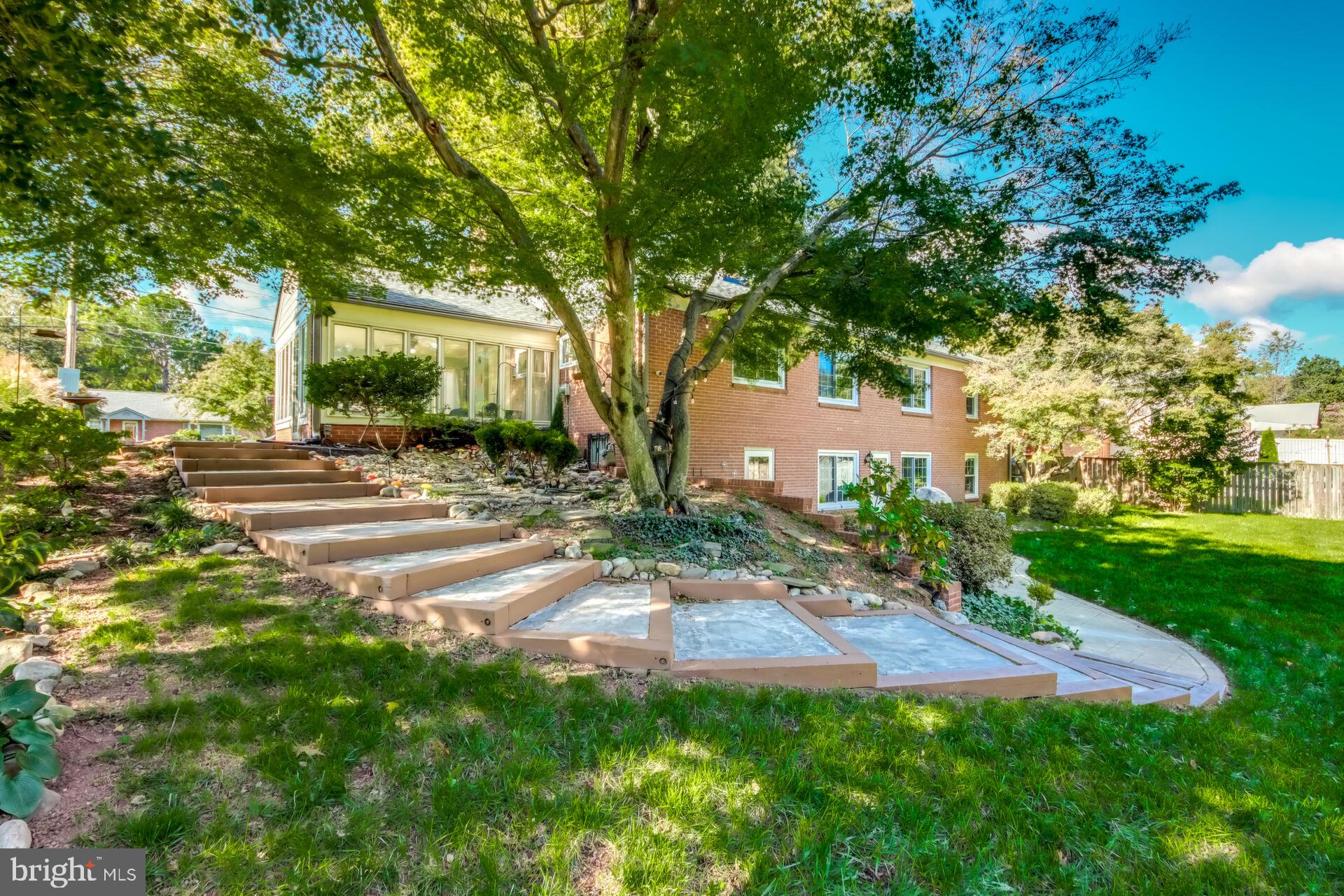 9009 LONGSTREET DRIVE