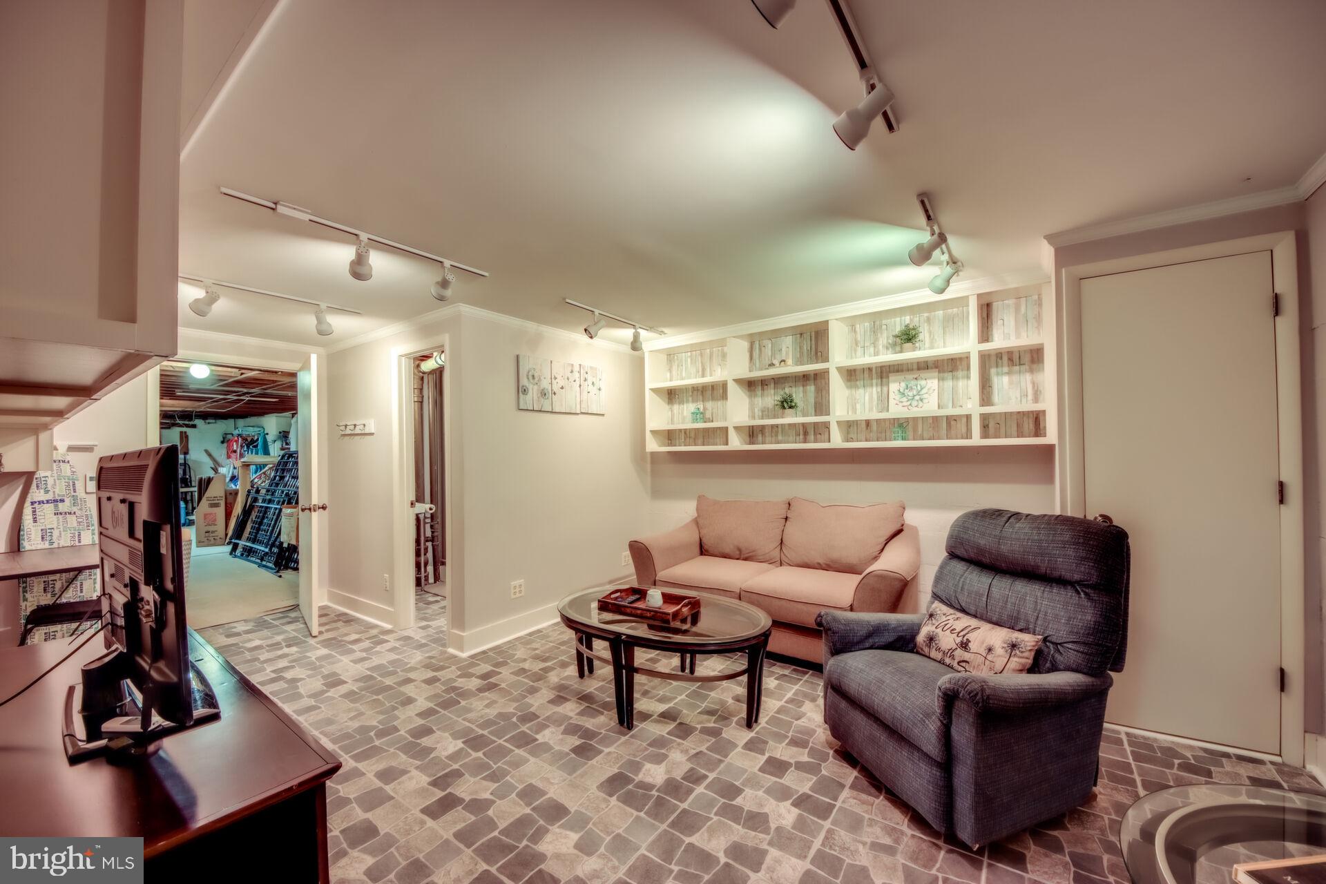 9009 LONGSTREET DRIVE