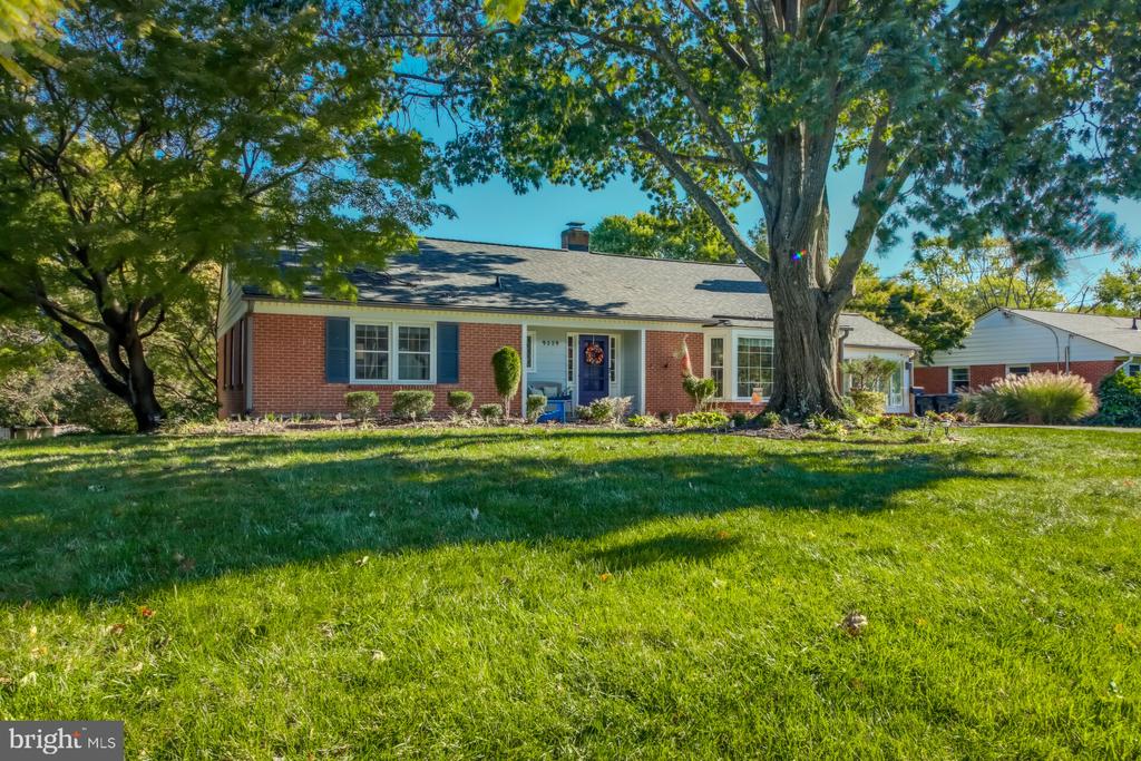 9009 LONGSTREET DRIVE