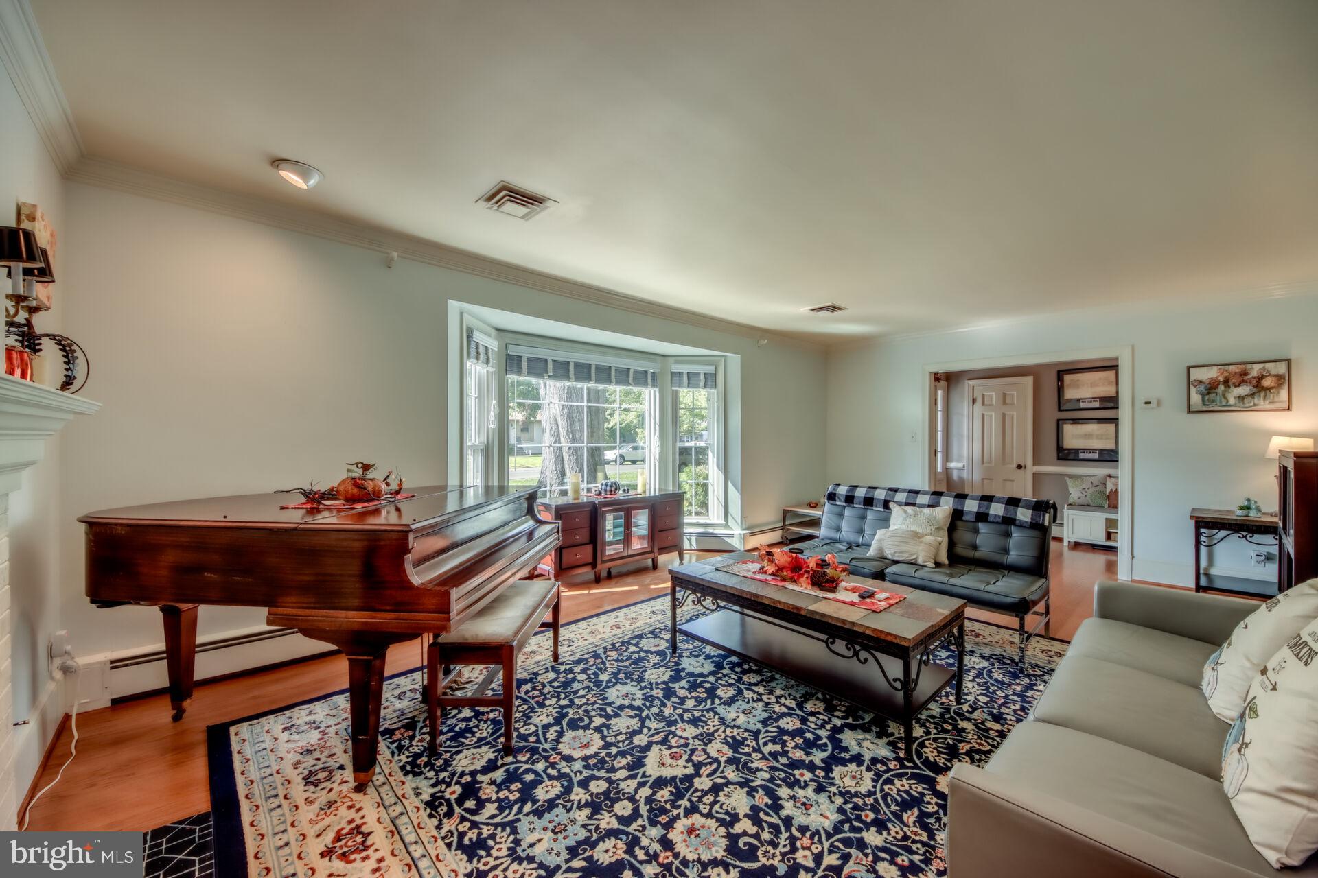 9009 LONGSTREET DRIVE