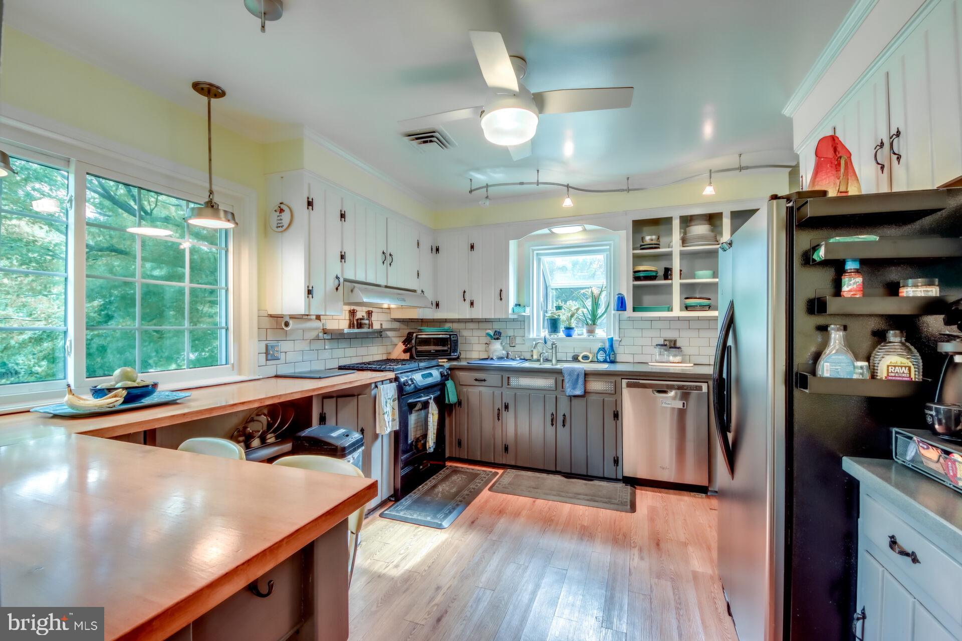 9009 LONGSTREET DRIVE