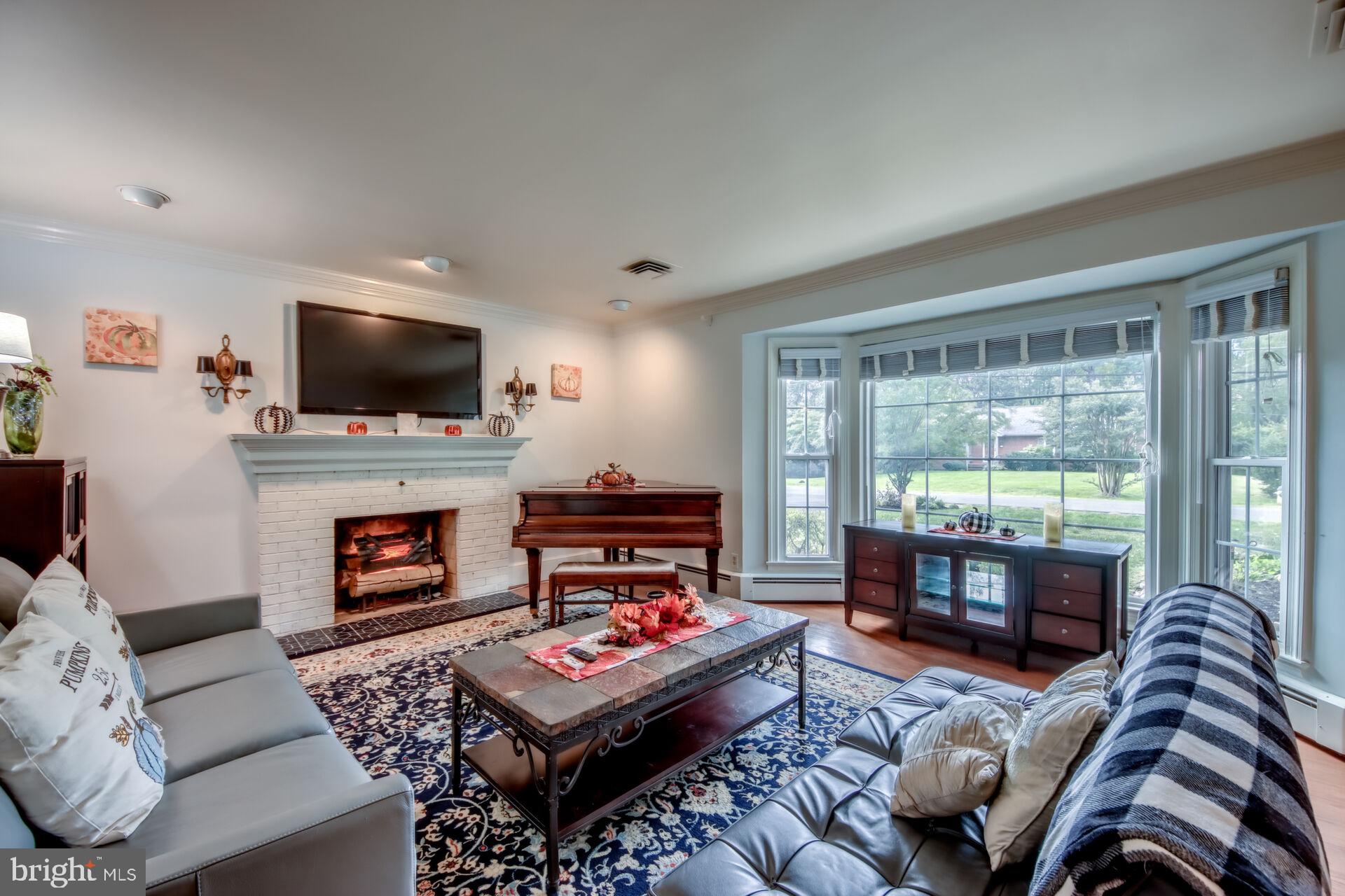 9009 LONGSTREET DRIVE