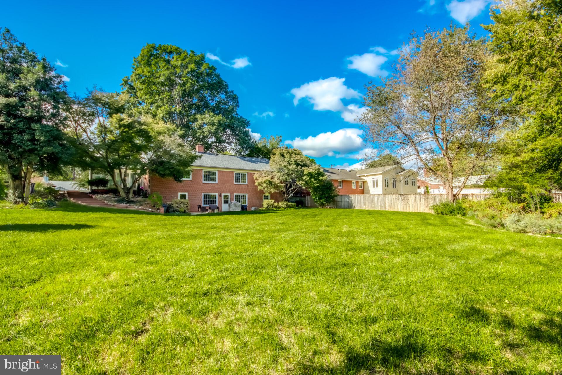 9009 LONGSTREET DRIVE